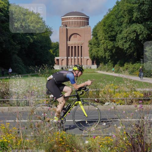 14.09.2025 - Stadtparktriathlon Michael Burmester http://msf.ph/oto/8904065 14.09.2025 11:01:55 Radfahren 663, 736, 770, 787, 815, 823, 842, 854, 868 meine-sportfotos.de