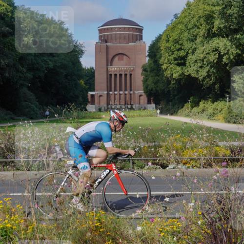14.09.2025 - Stadtparktriathlon Michael Burmester http://msf.ph/oto/8904084 14.09.2025 11:02:46 Radfahren 734, 851 meine-sportfotos.de