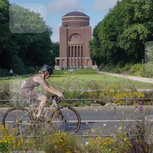 14.09.2025 - Stadtparktriathlon Michael Burmester http://msf.ph/oto/8904088 14.09.2025 11:03:11 Radfahren 646, 708, 849, 877, 888 meine-sportfotos.de