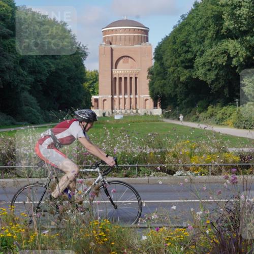 14.09.2025 - Stadtparktriathlon Michael Burmester http://msf.ph/oto/8904107 14.09.2025 11:03:56 Radfahren 721, 740, 753, 765, 801, 909 meine-sportfotos.de