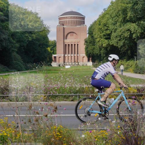 14.09.2025 - Stadtparktriathlon Michael Burmester http://msf.ph/oto/8904135 14.09.2025 11:05:20 Radfahren 827, 835, 836, 841, 846, 853, 855, 898 meine-sportfotos.de
