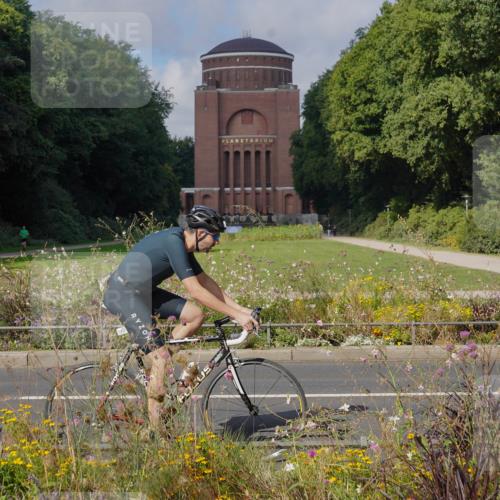 14.09.2025 - Stadtparktriathlon Michael Burmester http://msf.ph/oto/8904162 14.09.2025 11:06:45 Radfahren 775, 816, 862 meine-sportfotos.de