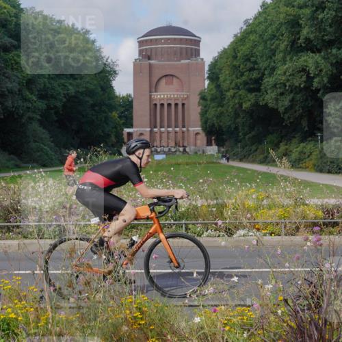 14.09.2025 - Stadtparktriathlon Michael Burmester http://msf.ph/oto/8904166 14.09.2025 11:07:00 Radfahren 752, 813, 874, 882, 920 meine-sportfotos.de