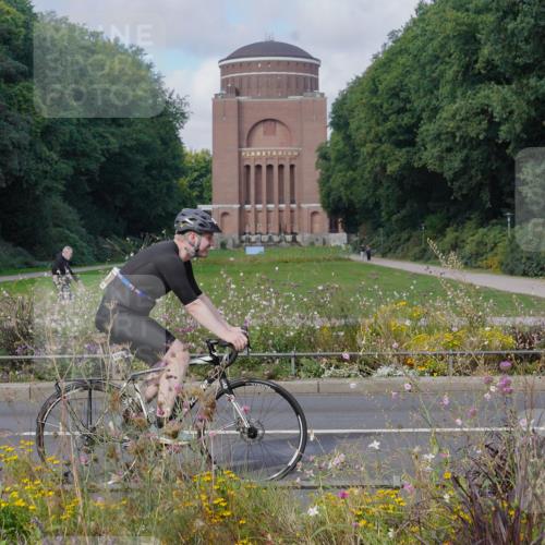 14.09.2025 - Stadtparktriathlon Michael Burmester http://msf.ph/oto/8904169 14.09.2025 11:07:08 Radfahren 813, 825, 838, 865, 886, 920 meine-sportfotos.de