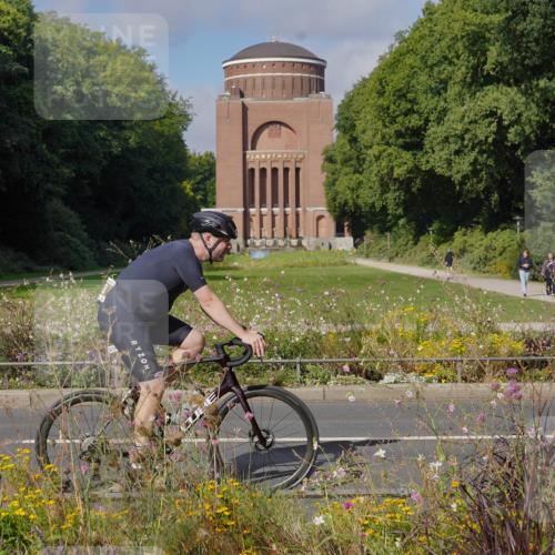 14.09.2025 - Stadtparktriathlon Michael Burmester http://msf.ph/oto/8904190 14.09.2025 11:08:19 Radfahren 758, 839, 878, 892, 915, 918 meine-sportfotos.de