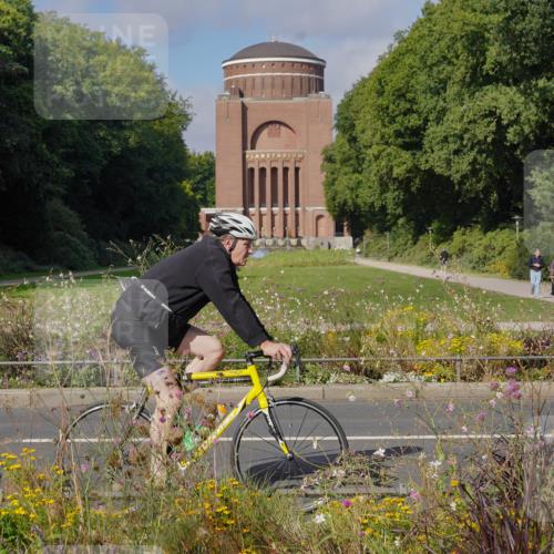 14.09.2025 - Stadtparktriathlon Michael Burmester http://msf.ph/oto/8904191 14.09.2025 11:08:21 Radfahren 758, 839, 878, 892, 915, 918 meine-sportfotos.de