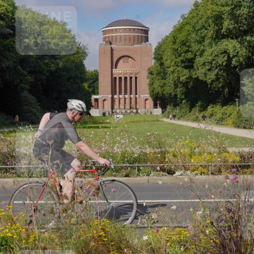14.09.2025 - Stadtparktriathlon Michael Burmester http://msf.ph/oto/8904204 14.09.2025 11:09:18 Radfahren 805, 823 meine-sportfotos.de