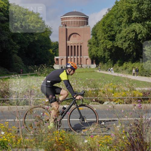 14.09.2025 - Stadtparktriathlon Michael Burmester http://msf.ph/oto/8904219 14.09.2025 11:10:14 Radfahren 732, 762, 806, 868, 877 meine-sportfotos.de