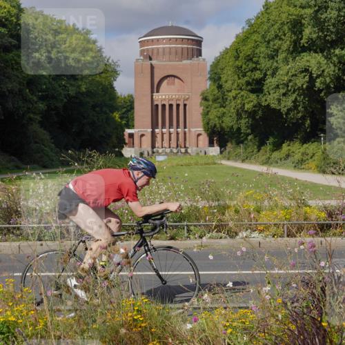 14.09.2025 - Stadtparktriathlon Michael Burmester http://msf.ph/oto/8904236 14.09.2025 11:11:42 Radfahren 740, 792, 911, 914 meine-sportfotos.de