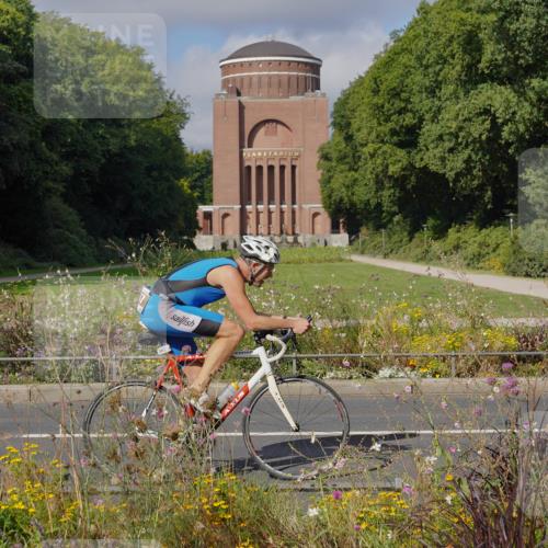 14.09.2025 - Stadtparktriathlon Michael Burmester http://msf.ph/oto/8904257 14.09.2025 11:12:38 Radfahren 833, 836, 841, 867, 898 meine-sportfotos.de