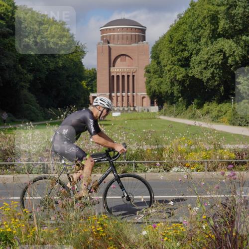 14.09.2025 - Stadtparktriathlon Michael Burmester http://msf.ph/oto/8904261 14.09.2025 11:12:55 Radfahren 872 meine-sportfotos.de