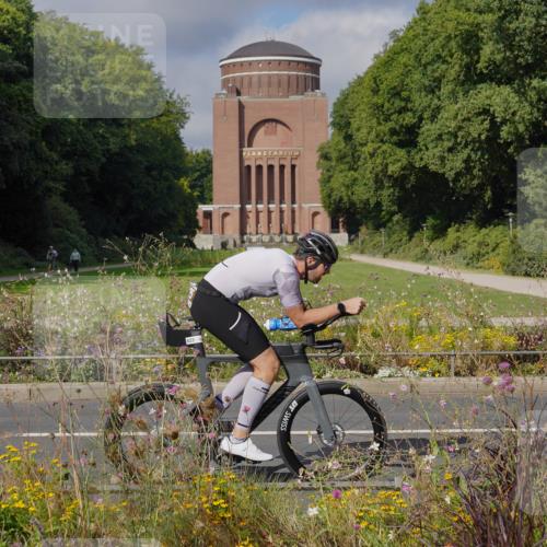 14.09.2025 - Stadtparktriathlon Michael Burmester http://msf.ph/oto/8904270 14.09.2025 11:13:34 Radfahren 825, 848, 889, 917 meine-sportfotos.de
