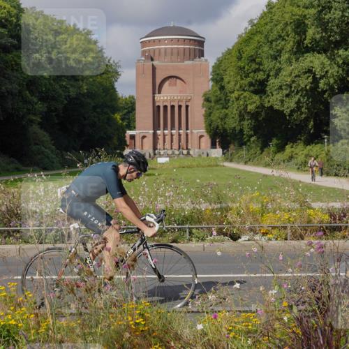 14.09.2025 - Stadtparktriathlon Michael Burmester http://msf.ph/oto/8904287 14.09.2025 11:14:41 Radfahren 862, 871 meine-sportfotos.de