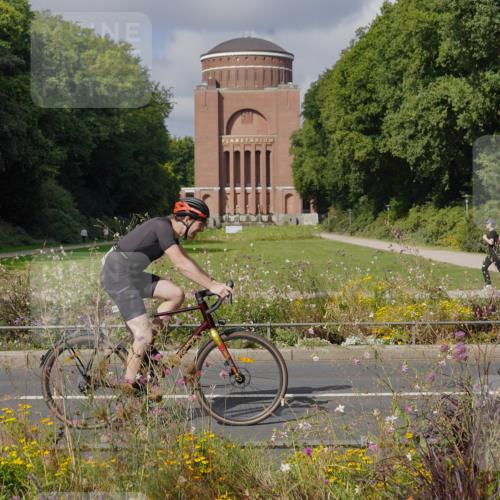 14.09.2025 - Stadtparktriathlon Michael Burmester http://msf.ph/oto/8904290 14.09.2025 11:15:02 Radfahren 882 meine-sportfotos.de