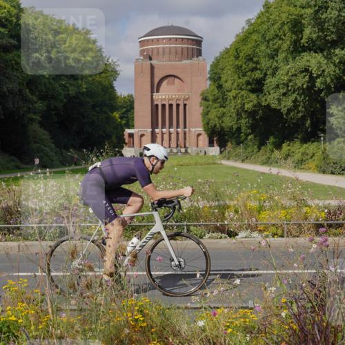 14.09.2025 - Stadtparktriathlon Michael Burmester http://msf.ph/oto/8904297 14.09.2025 11:15:30 Radfahren 756, 777, 816, 829, 837, 842, 880, 892, 901, 921 meine-sportfotos.de