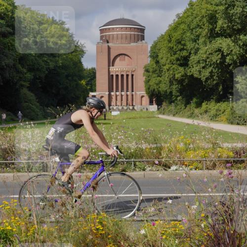 14.09.2025 - Stadtparktriathlon Michael Burmester http://msf.ph/oto/8904303 14.09.2025 11:15:45 Radfahren 739, 858, 875, 893, 918 meine-sportfotos.de