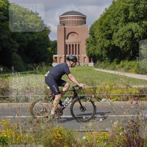 14.09.2025 - Stadtparktriathlon Michael Burmester http://msf.ph/oto/8904304 14.09.2025 11:15:46 Radfahren 739, 858, 875, 893, 918 meine-sportfotos.de