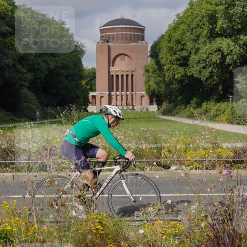 14.09.2025 - Stadtparktriathlon Michael Burmester http://msf.ph/oto/8904306 14.09.2025 11:15:51 Radfahren 739, 875, 893, 918 meine-sportfotos.de