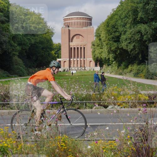 14.09.2025 - Stadtparktriathlon Michael Burmester http://msf.ph/oto/8904312 14.09.2025 11:16:11 Radfahren 655, 894, 915, 943 meine-sportfotos.de