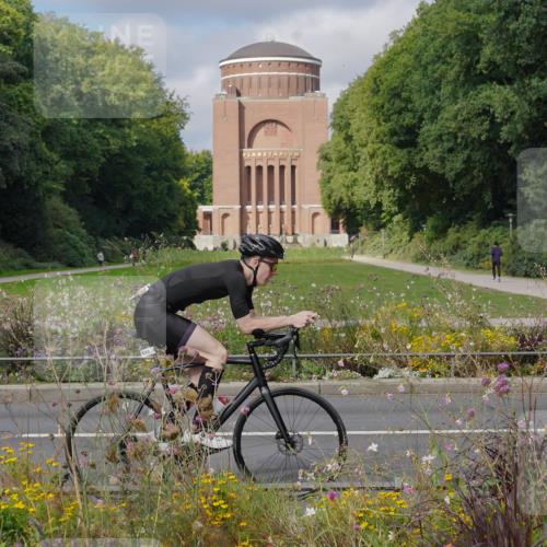 14.09.2025 - Stadtparktriathlon Michael Burmester http://msf.ph/oto/8904324 14.09.2025 11:16:51 Radfahren 823, 849, 888 meine-sportfotos.de