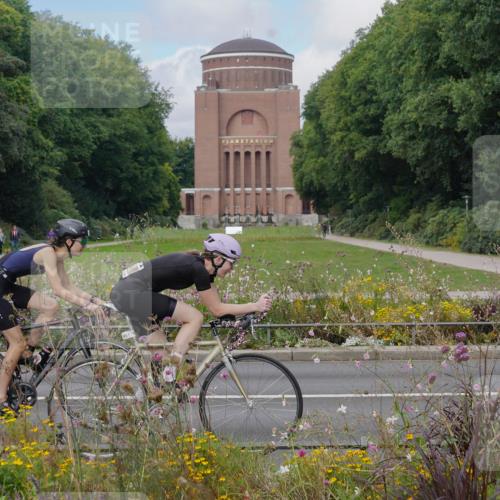 14.09.2025 - Stadtparktriathlon Michael Burmester http://msf.ph/oto/8904342 14.09.2025 11:18:35 Radfahren 724, 868, 932, 934, 935, 951, 976, 985, 993, 1015 meine-sportfotos.de