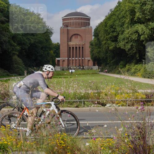 14.09.2025 - Stadtparktriathlon Michael Burmester http://msf.ph/oto/8904392 14.09.2025 11:21:13 Radfahren 822, 827, 973, 1012 meine-sportfotos.de