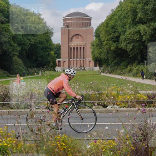 14.09.2025 - Stadtparktriathlon Michael Burmester http://msf.ph/oto/8904398 14.09.2025 11:21:44 Radfahren 734, 828, 871, 927, 945, 955, 960 meine-sportfotos.de