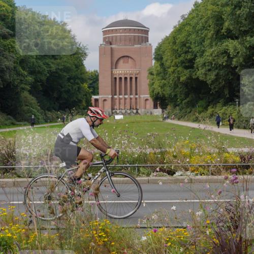 14.09.2025 - Stadtparktriathlon Michael Burmester http://msf.ph/oto/8904400 14.09.2025 11:21:51 Radfahren 828, 873, 945, 981 meine-sportfotos.de