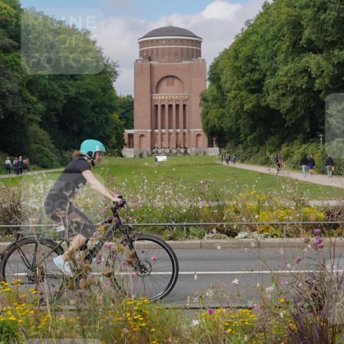 14.09.2025 - Stadtparktriathlon Michael Burmester http://msf.ph/oto/8904404 14.09.2025 11:22:03 Radfahren 939, 972, 978, 1007, 1014, 1017 meine-sportfotos.de