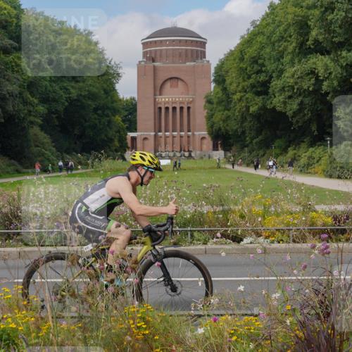 14.09.2025 - Stadtparktriathlon Michael Burmester http://msf.ph/oto/8904414 14.09.2025 11:22:25 Radfahren 850, 880, 901, 997 meine-sportfotos.de