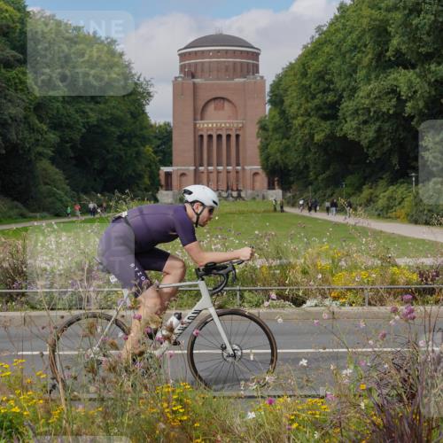 14.09.2025 - Stadtparktriathlon Michael Burmester http://msf.ph/oto/8904415 14.09.2025 11:22:33 Radfahren 857, 880, 892, 901, 998 meine-sportfotos.de