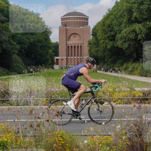14.09.2025 - Stadtparktriathlon Michael Burmester http://msf.ph/oto/8904416 14.09.2025 11:22:34 Radfahren 857, 880, 892, 901, 998 meine-sportfotos.de