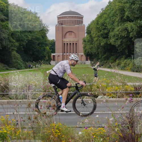 14.09.2025 - Stadtparktriathlon Michael Burmester http://msf.ph/oto/8904426 14.09.2025 11:22:59 Radfahren 829, 831, 851, 882, 918, 920, 948, 963, 974 meine-sportfotos.de