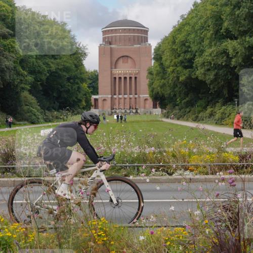 14.09.2025 - Stadtparktriathlon Michael Burmester http://msf.ph/oto/8904457 14.09.2025 11:24:25 Radfahren 980 meine-sportfotos.de