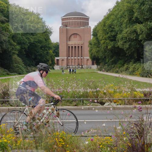 14.09.2025 - Stadtparktriathlon Michael Burmester http://msf.ph/oto/8904461 14.09.2025 11:24:49 Radfahren 756, 950, 962, 967 meine-sportfotos.de