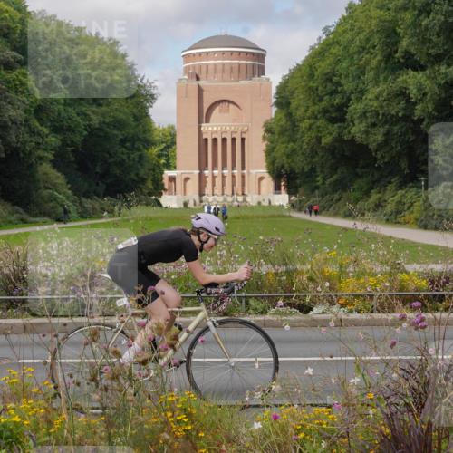 14.09.2025 - Stadtparktriathlon Michael Burmester http://msf.ph/oto/8904475 14.09.2025 11:26:13 Radfahren 835, 930, 951 meine-sportfotos.de