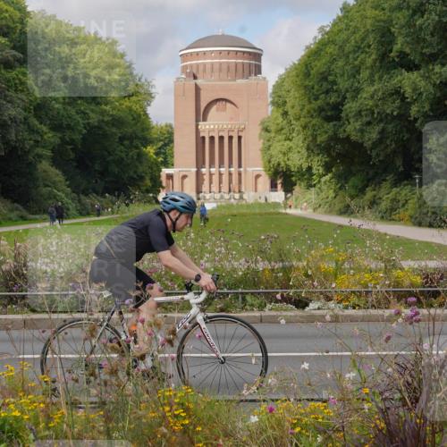 14.09.2025 - Stadtparktriathlon Michael Burmester http://msf.ph/oto/8904487 14.09.2025 11:26:46 Radfahren 898, 905, 911, 914, 932, 961 meine-sportfotos.de