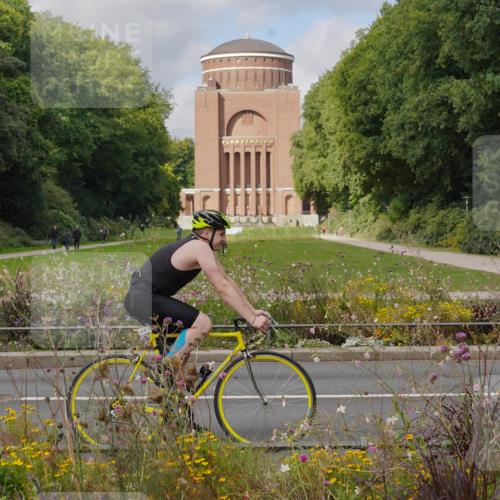 14.09.2025 - Stadtparktriathlon Michael Burmester http://msf.ph/oto/8904488 14.09.2025 11:26:49 Radfahren 868, 898, 905, 914, 932, 969, 985 meine-sportfotos.de