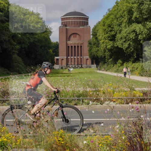 14.09.2025 - Stadtparktriathlon Michael Burmester http://msf.ph/oto/8904516 14.09.2025 11:28:35 Radfahren 861, 871, 975 meine-sportfotos.de
