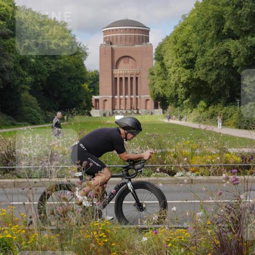 14.09.2025 - Stadtparktriathlon Michael Burmester http://msf.ph/oto/8904527 14.09.2025 11:29:43 Radfahren 873, 892 meine-sportfotos.de