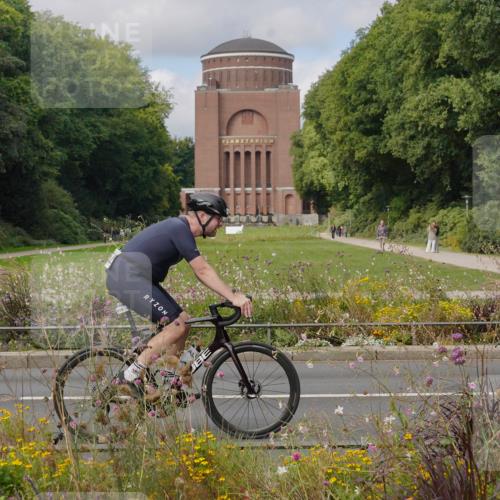 14.09.2025 - Stadtparktriathlon Michael Burmester http://msf.ph/oto/8904533 14.09.2025 11:30:12 Radfahren 828, 870, 918, 921, 939, 955 meine-sportfotos.de