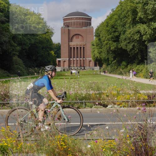 14.09.2025 - Stadtparktriathlon Michael Burmester http://msf.ph/oto/8904584 14.09.2025 11:32:55 Radfahren 994 meine-sportfotos.de