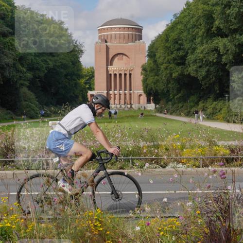 14.09.2025 - Stadtparktriathlon Michael Burmester http://msf.ph/oto/8904600 14.09.2025 11:34:04 Radfahren 911, 942, 1015, 1036 meine-sportfotos.de