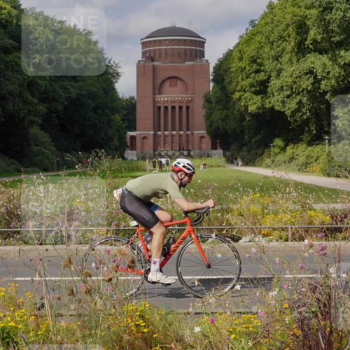 14.09.2025 - Stadtparktriathlon Michael Burmester http://msf.ph/oto/8904613 14.09.2025 11:35:02 Radfahren 924, 961, 985, 1082 meine-sportfotos.de