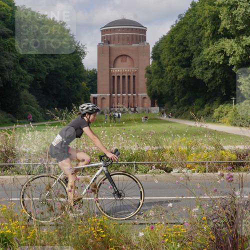 14.09.2025 - Stadtparktriathlon Michael Burmester http://msf.ph/oto/8904616 14.09.2025 11:35:10 Radfahren 868, 924, 932, 961, 985, 1012, 1103 meine-sportfotos.de