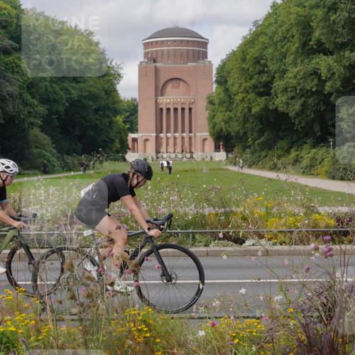 14.09.2025 - Stadtparktriathlon Michael Burmester http://msf.ph/oto/8904633 14.09.2025 11:36:07 Radfahren 925, 944, 1009, 1092 meine-sportfotos.de
