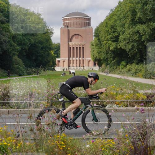14.09.2025 - Stadtparktriathlon Michael Burmester http://msf.ph/oto/8904635 14.09.2025 11:36:18 Radfahren 890, 1072, 1097 meine-sportfotos.de
