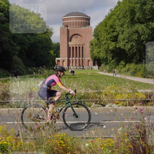 14.09.2025 - Stadtparktriathlon Michael Burmester http://msf.ph/oto/8904643 14.09.2025 11:36:45 Radfahren 916, 938, 973, 982, 989, 1018, 1077, 1083, 1101 meine-sportfotos.de