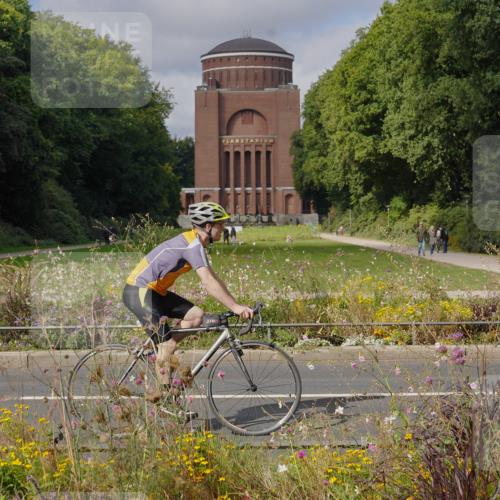14.09.2025 - Stadtparktriathlon Michael Burmester http://msf.ph/oto/8904652 14.09.2025 11:37:10 Radfahren 975, 1027, 1048, 1051 meine-sportfotos.de
