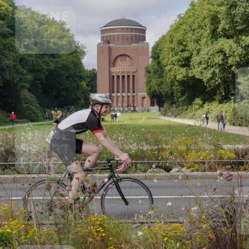 14.09.2025 - Stadtparktriathlon Michael Burmester http://msf.ph/oto/8904653 14.09.2025 11:37:19 Radfahren 1051 meine-sportfotos.de